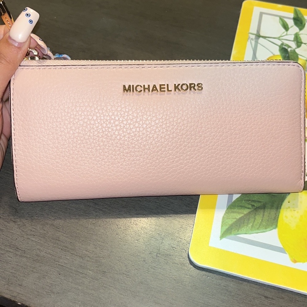 Michael kors wallet